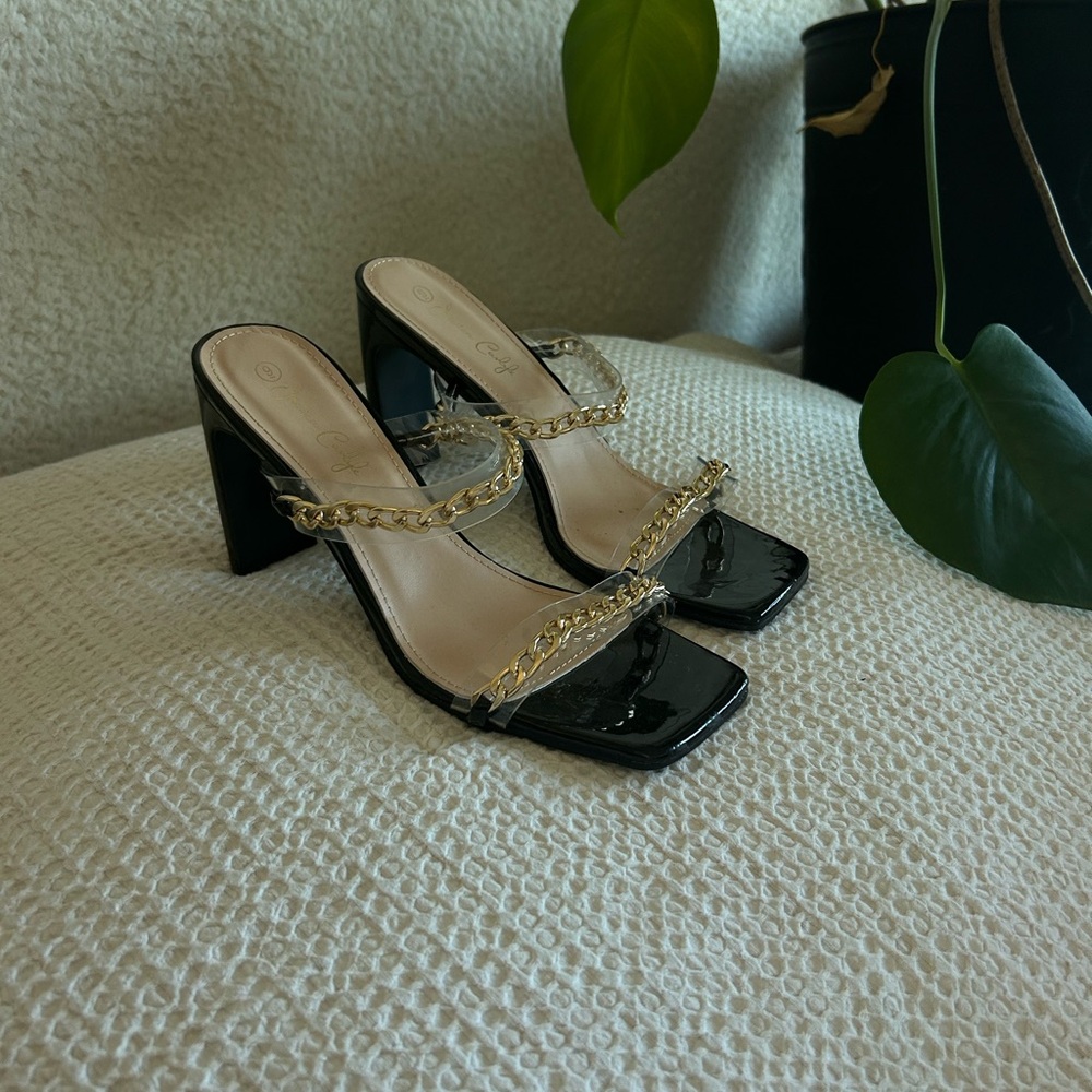 Gold chain black heels (sandal)